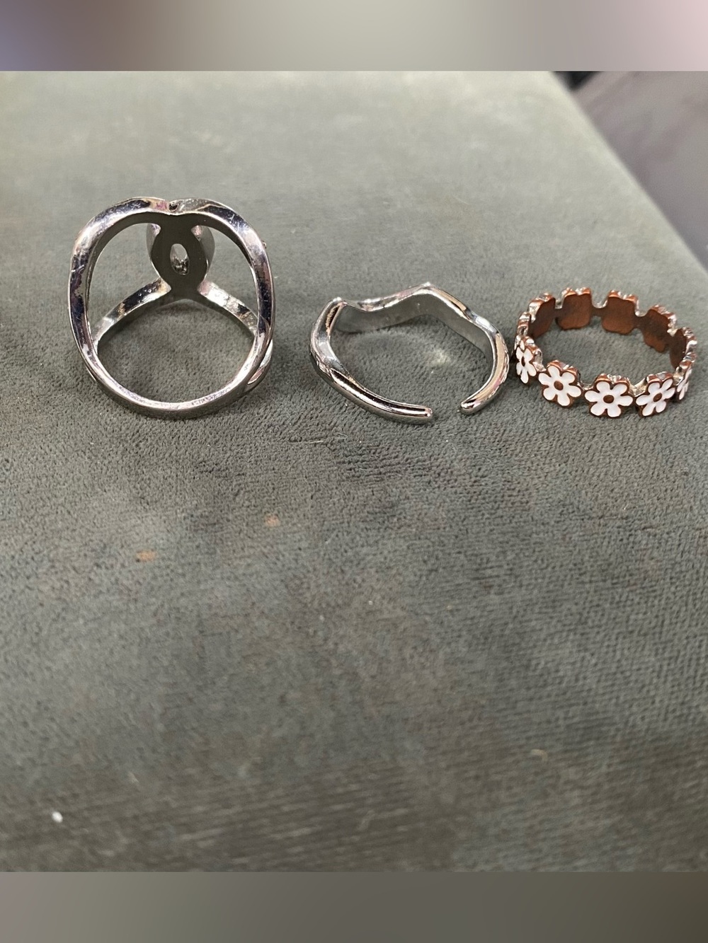 3pc Random Ring Bundle - Picture 2 of 2